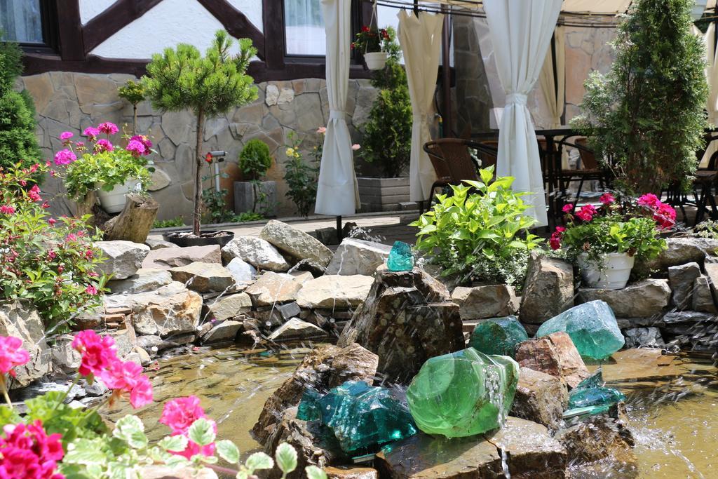 Eco Grill Hotel Restaurant Aquarius Liov Exterior foto